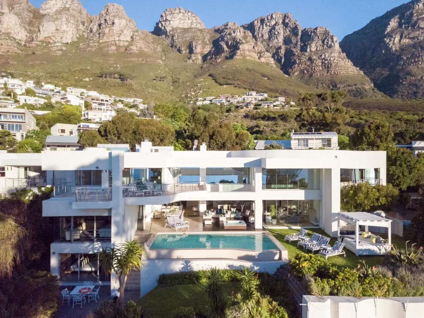 Villa exterior and pool beneath the Twelve Apostles